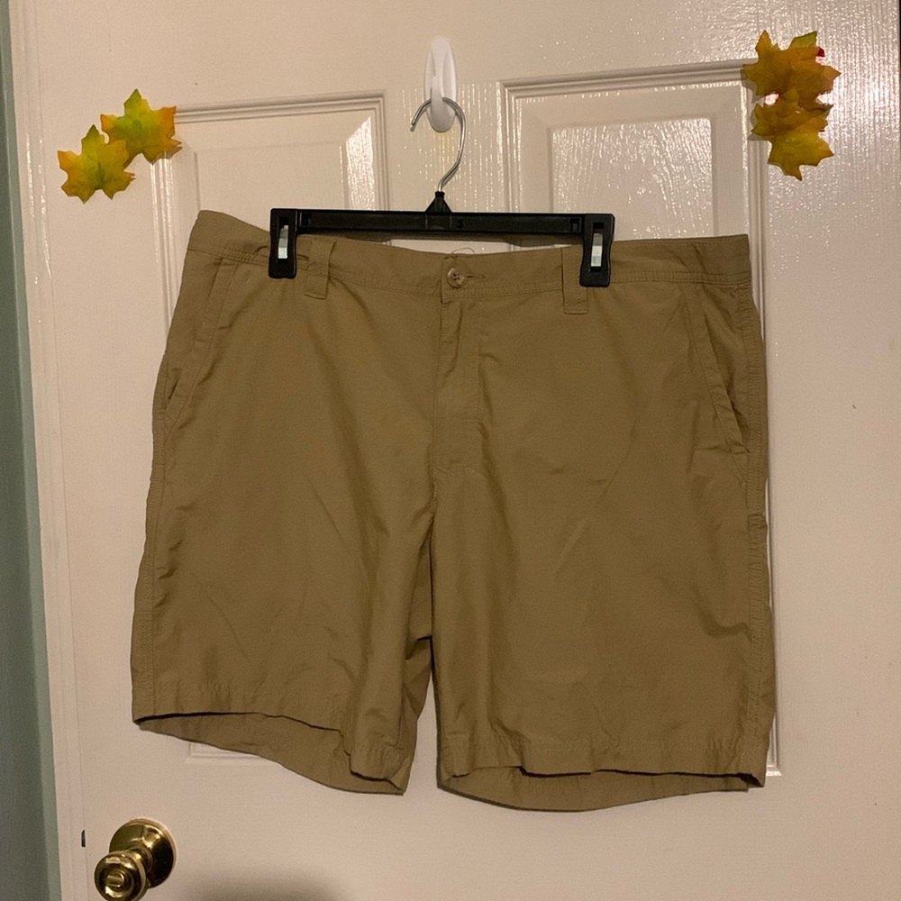 Columbia Men’s Shorts Khaki